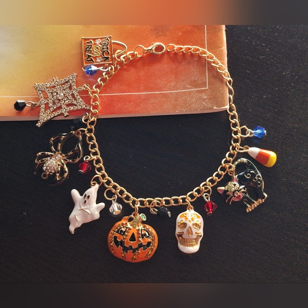 Halloween fun & festive charm bracelet gold tone, enamel charms & rhinestones